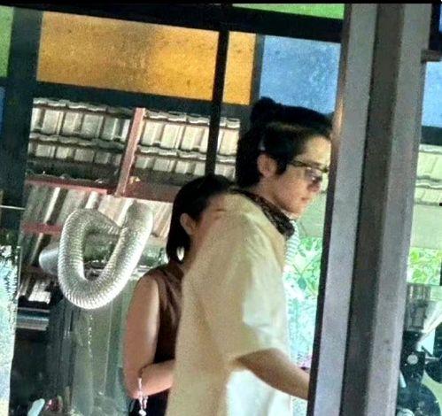 娱乐圈塌房吃瓜爆料,塌房事件频发,吃瓜群众热议不断 第3张 娱乐圈塌房吃瓜爆料,塌房事件频发,吃瓜群众热议不断 第3张