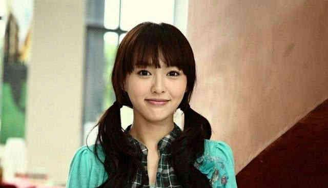 女主穿到娱乐圈吃瓜文,女主的吃瓜日常 第3张 女主穿到娱乐圈吃瓜文,女主的吃瓜日常 第3张